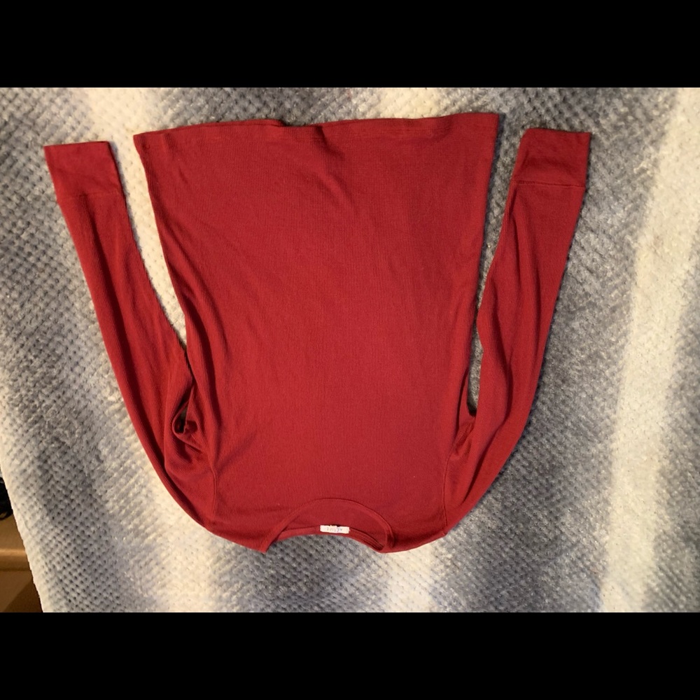 Red Active Thermal Undershirt Medium/Small